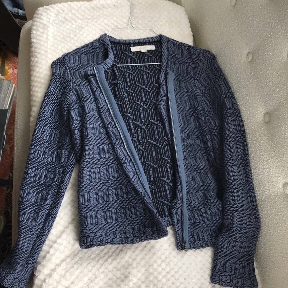 Blue patterned women’s zip up blazer from Loft— M